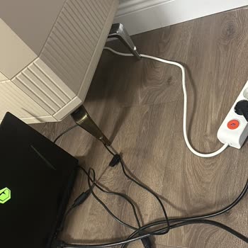 Yanlış Renkli Ayaklar Ve Boya Kusması: Ergül Mobilya Hayal Kırıklığı