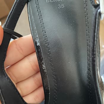 Bershka'dan Gelen Kullanılmış Ve Yırtık Ürün Şoku