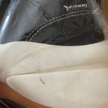 Bershka'dan Gelen Kullanılmış Ve Yırtık Ürün Şoku