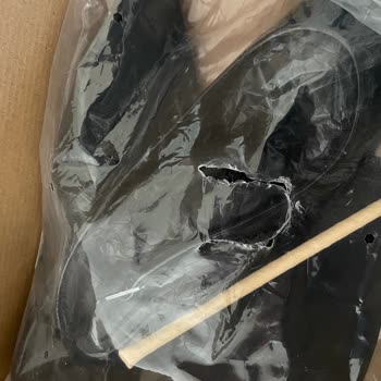 Bershka'dan Gelen Kullanılmış Ve Yırtık Ürün Şoku