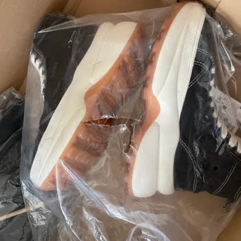 Bershka'dan Gelen Kullanılmış Ve Yırtık Ürün Şoku