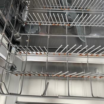 Samsung Bulaşık Makinesi Sepetlerinde Pas Sorunu