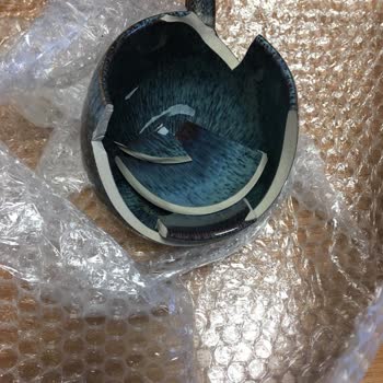 Madame Coco Kırık Kupa Ve İlgisizlik