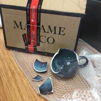 Madame Coco Kırık Kupa Ve İlgisizlik