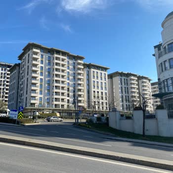 İstanbul Büyükşehir Belediyesi Halkalı İstasyon Caddesi'nde Güvenlik Önlemleri Eksikliği