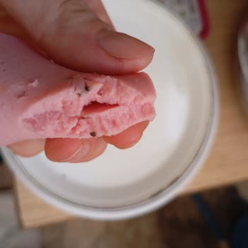 BİM Tombik Salamda Şok Edici Yabancı Maddeler!