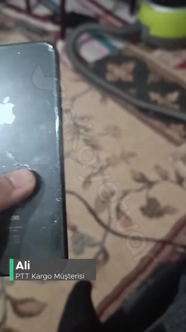 PTT Kargo Telefonumun Arka Camı Kırık! videonun kapak resmi