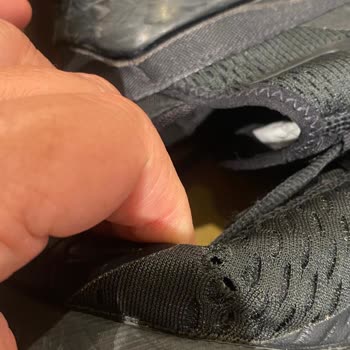 Nike Ayakkabıda Yırtılma Ve Yetersiz Hizmet