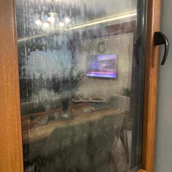 Yanlış Cam Ve İlgisiz Hizmet