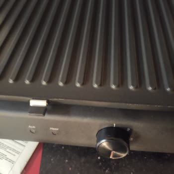 Arçelik Yeni Alınan Tost Makinesinde Çizik Ve Deformasyon