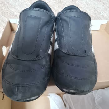 Deichmann'dan Alınan Adidas Ayakkabının 1 Ayda Deformasyonu Ve İletişim Sorunları