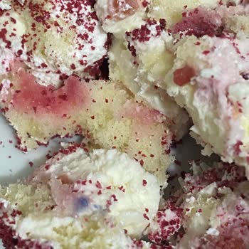 Şelale Restaurant Bozuk Pasta Ve Küflü Meyvelerle Hayal Kırıklığı