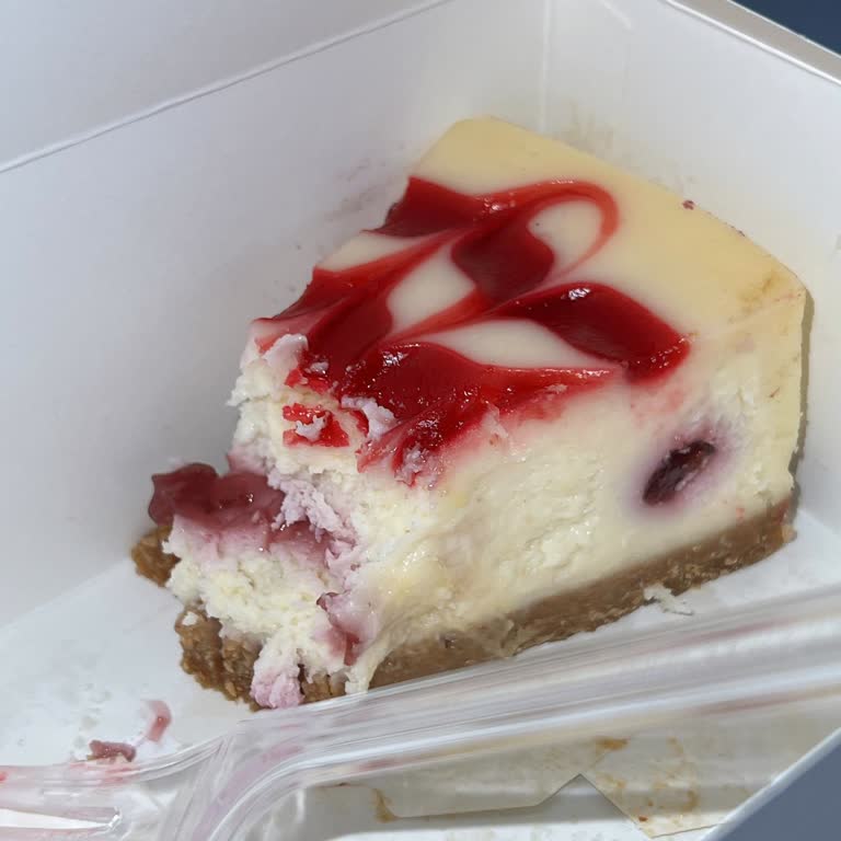 Starbucks Bozuk Cheesecake İle Sağlık Sorunu: İhmalkarlığın Tehlikeleri
