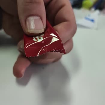 Aldığım Çikolata Paketinden Boş Çikolatalar Çıktı