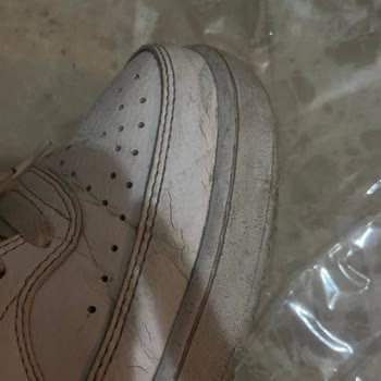 Orijinal Ayakkabının Hızla Yırtılması Şaşkınlık Yarattı