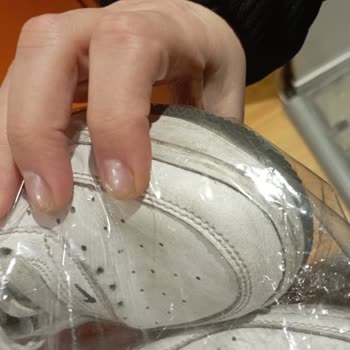 Nike Ayakkabıda Kalitesiz Yapışkan Sorunu Ve Hatalı İnceleme