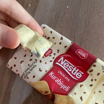 Nestlé Çikolatada Plastik Parça Şoku