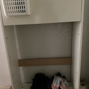 IKEA'da Menteşe Krizi: Ayakkabılık Kullanılamıyor