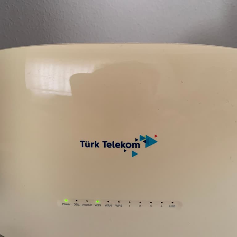 Sürekli Kesilen İnternet Ve Çözüm Üretemeyen Müşteri Hizmetleri