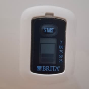 Brita Sürahisinde Filtre Sorunu: Siyah Tanecikler