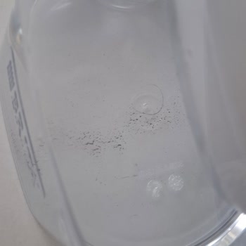 Brita Sürahisinde Filtre Sorunu: Siyah Tanecikler