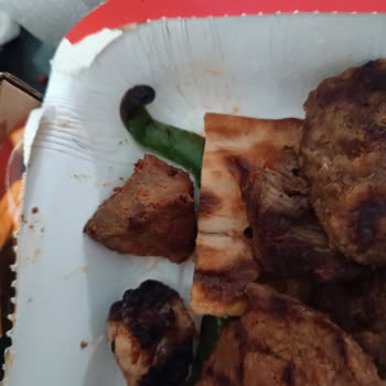 Üç Parça Etin Şaşırtan Fiyatı Ve Hizmet Eksikliği