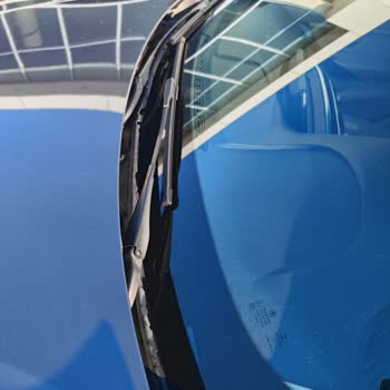 BMW'den Beklenmeyen Cam Çatlağı Sorunu
