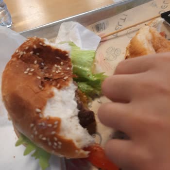 Çocuğumun Hamburgerindeki Et Neden Bu Kadar Az?