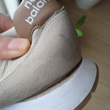 Dayanıksız New Balance Ayakkabılar Ve İlgisiz İnceleme Süreci