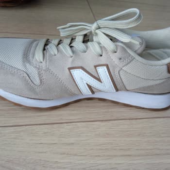 Dayanıksız New Balance Ayakkabılar Ve İlgisiz İnceleme Süreci