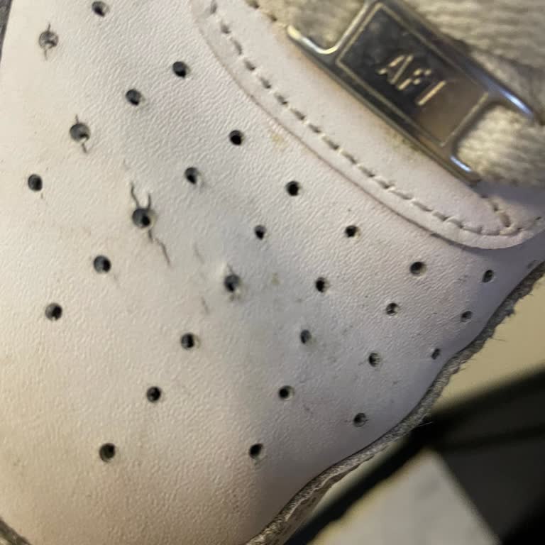 Nike Ayakkabıda Üst Yüzey Çatlaması Ve İade Sorunu