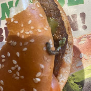 Burger King'de Tırtıllı Whopper Şoku