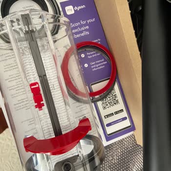 Dyson Süpürge Alındıktan Sonra Parçaları Düşüyor Ve İade Kabul Edilmiyor