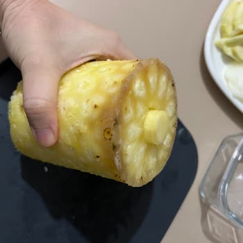 File Market Küflü Ananas Teslimatı: Taze Ürünlerde Kontrol Eksikliği!