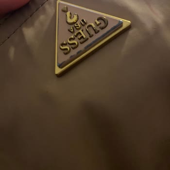 Guess Çantanın Metal Kısımları Aşındı Ve Kullanılamaz Durumda