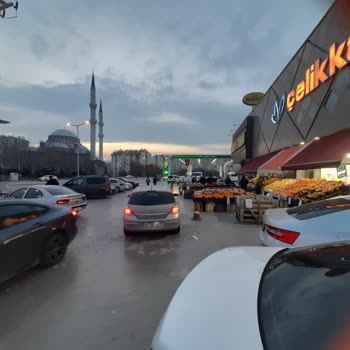 Çelikkayalar Market'in Usulsüz Sergi Ve Otopark Sorunu