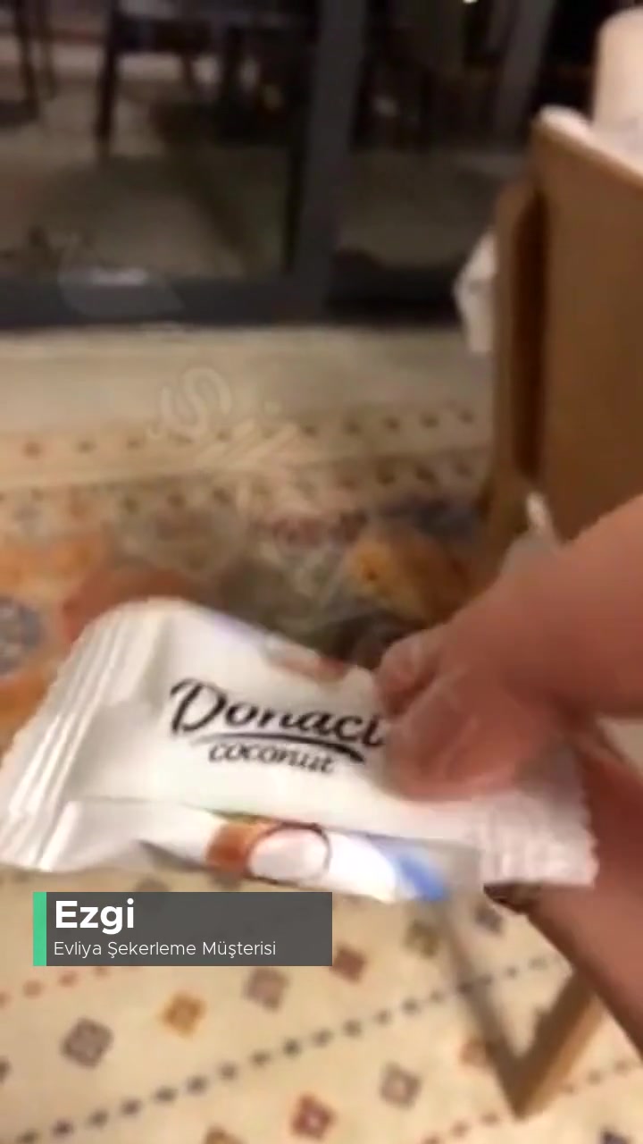 Evliya Şekerleme Donaci Coconut Çikolata! videonun kapak resmi