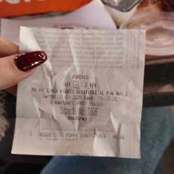 Popeyes Şubesinde Yarım Bardak Kola Sorunu