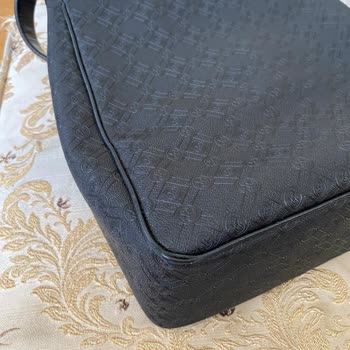 Vakko Çantamda Beklenmedik Deformasyon