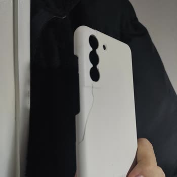 Kalitesiz Kılıf: Samsung Galaxy S21 FE İçin Hayal Kırıklığı