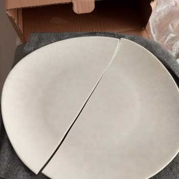 Schafer Mağazasında Kırık Ve Sorunlu Ürünler