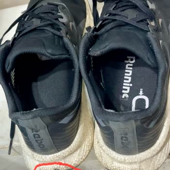 Reebok Ayakkabının Dayanıksız Taban Sorunu