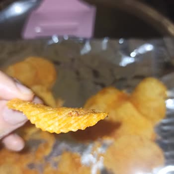 Ruffles Gece Yarısı Cips Keyfi Böcekle Kabusa Döndü
