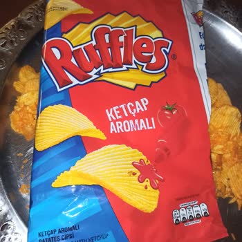 Ruffles Gece Yarısı Cips Keyfi Böcekle Kabusa Döndü