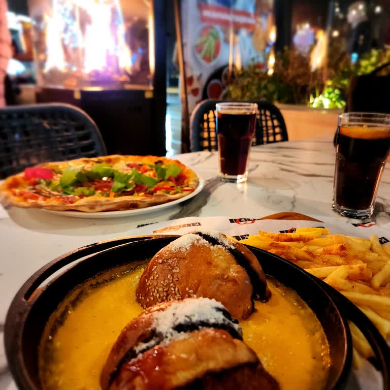 Kirpi Cafe Garsonların Tutumu Ve Kalitesiz Hizmet