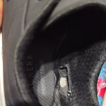 Skechers Ayakkabı Üretim Hatası Ve Müşteri Memnuniyetsizliği!