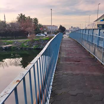Küçükçekmece Metrobüs Durağındaki Güvenlik Sorunu