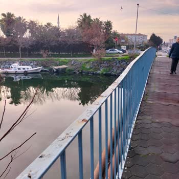 Küçükçekmece Metrobüs Durağındaki Güvenlik Sorunu