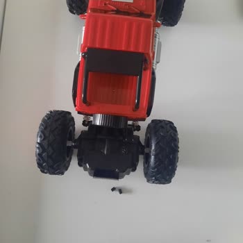 Kırılan Oyuncak: Gösterişli Off-Road Araba Evde Bile Dayanamadı