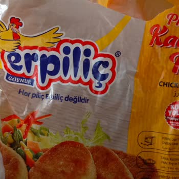 Erpiliç Kadınbudu Köfteden Çıkan Tüylü Tavuk Kanadı Şoku